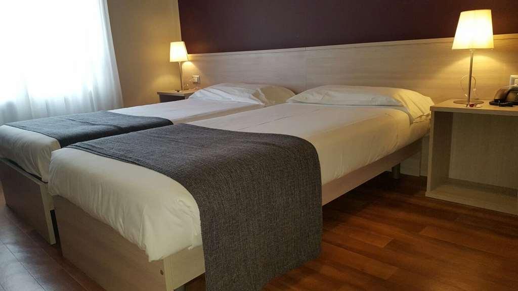 Mokinba Hotels Cristallo Milan Bilik gambar