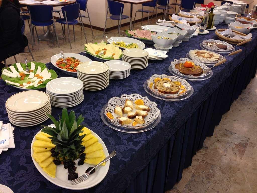Mokinba Hotels Cristallo Milan Restoran gambar