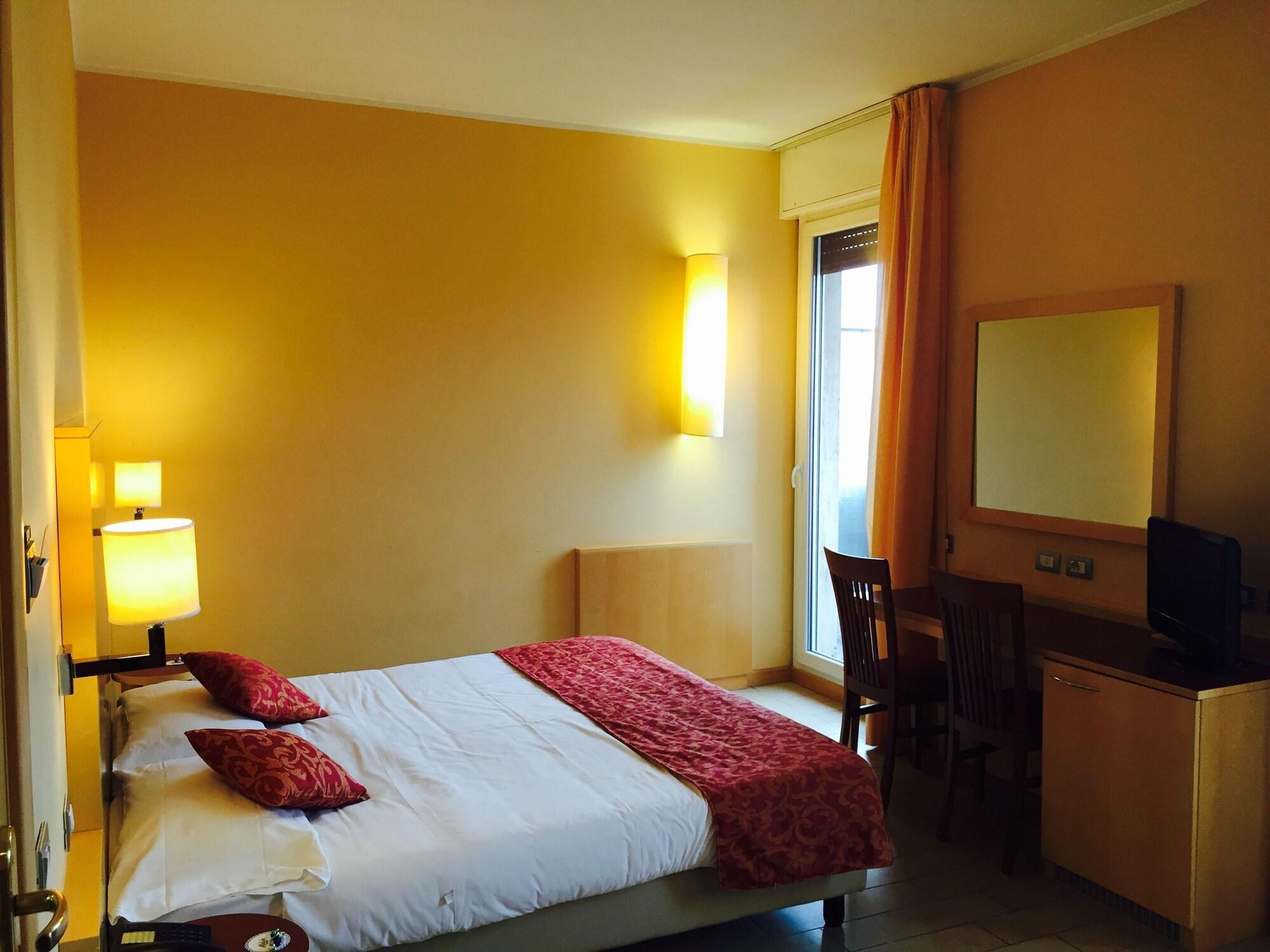 Mokinba Hotels Cristallo Milan Luaran gambar