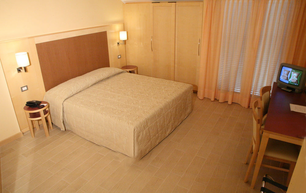 Mokinba Hotels Cristallo Milan Bilik gambar
